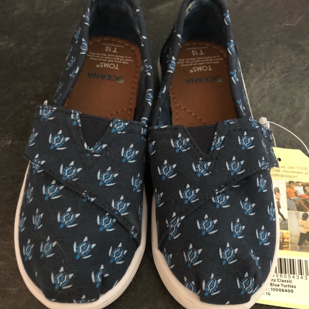 Oceana TOMS, Tiny Classic Size 10